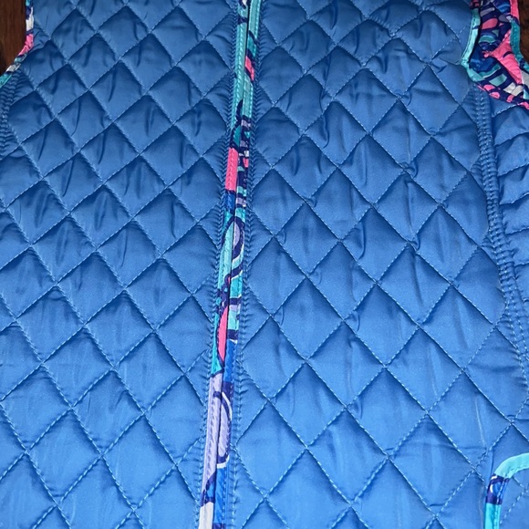 Lilly Pulitzer Girls Lucy Bay Blue Quilted Vest & Sea Jewels Print size L (8-10) - Picture 3 of 7